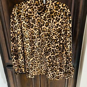 Sofia Jeans by Sofia Vergara
Leopard Print Button Front Blouse
Women's Medium